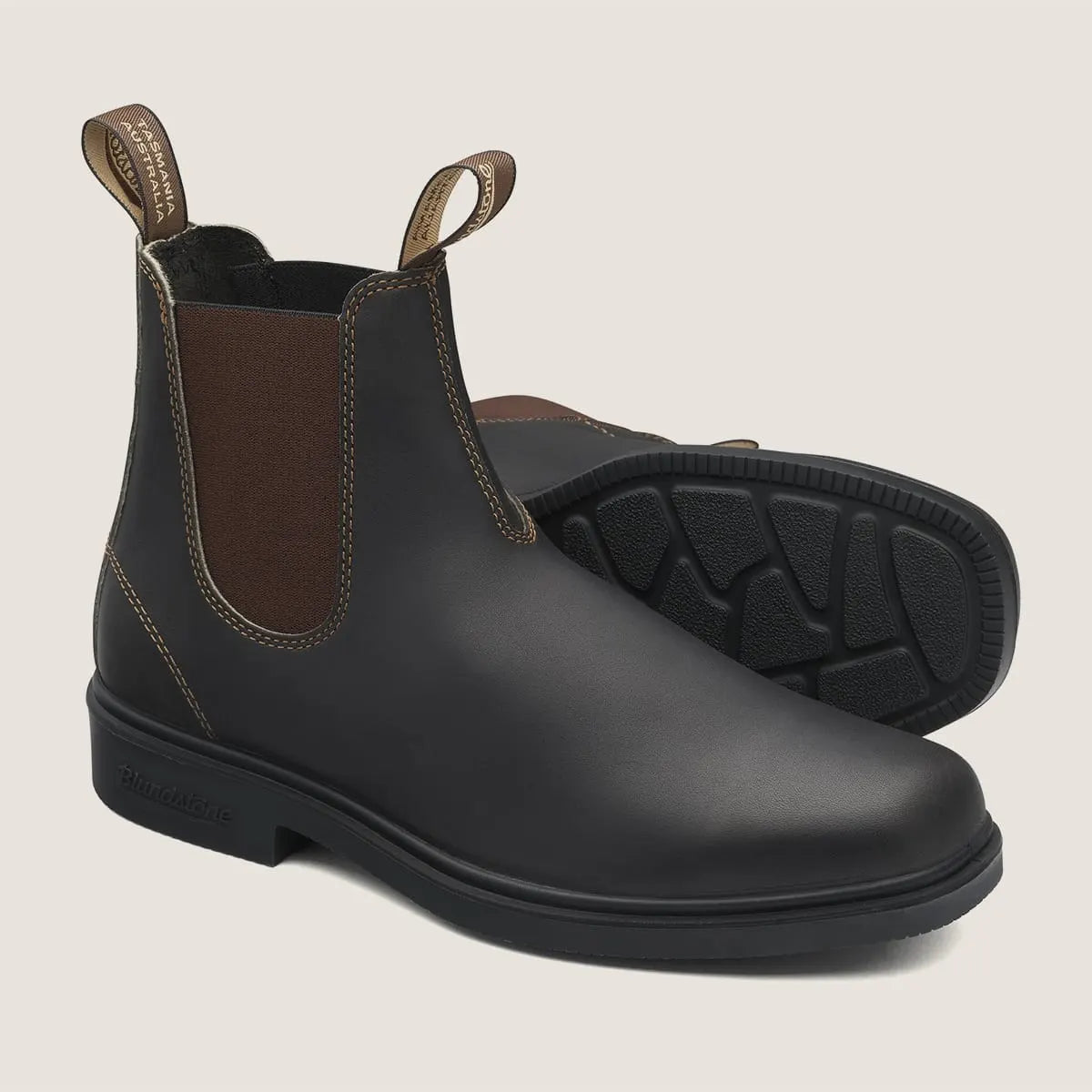 Blundstone 062 Men's Chelsea Dress Boots Sizing (Chisel/Square Toe, Light)